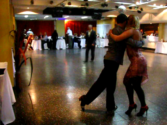 Baile de Tango de Salón en Buenos Aires, Argentina – Milonga del Club Pedro Echague